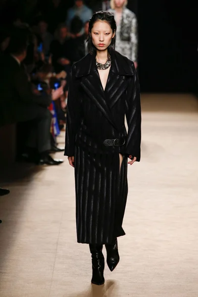 Look 3